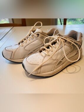 Drew Force 40960-22 Women's Athletic Shoe Size 9.5W White
Gray